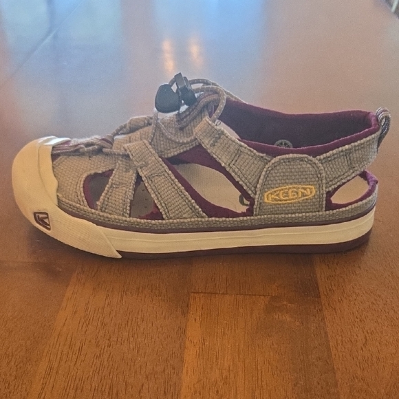 KEEN Tan and Purple Sandals - Picture 4 of 8